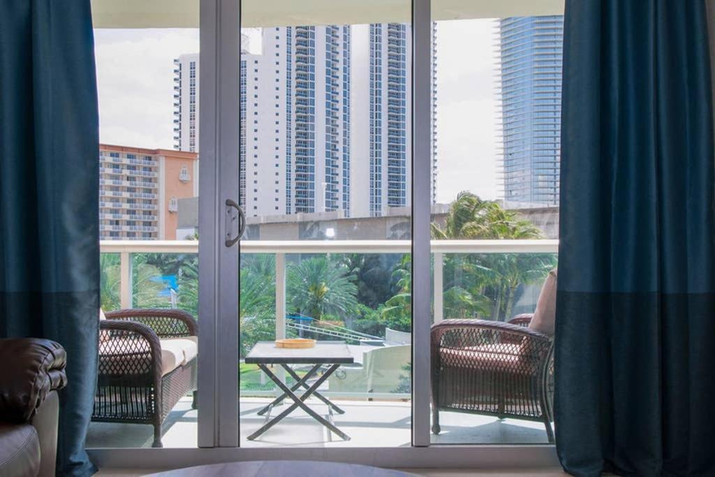Beautiful Apartment Steps Away From The Beach Miami Beach Extérieur photo