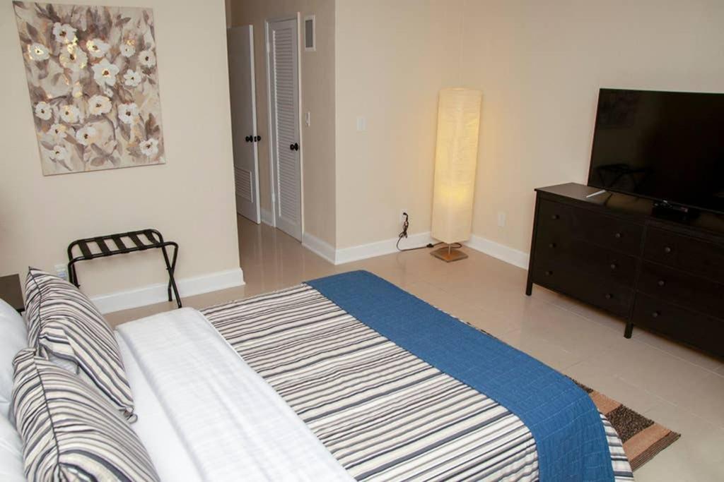 Beautiful Apartment Steps Away From The Beach Miami Beach Extérieur photo